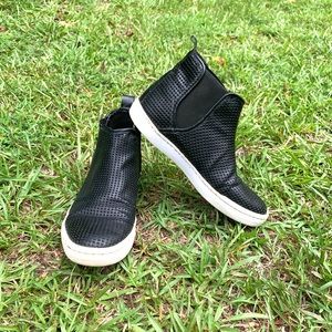 Black Hightop Steve Madden Sneakers!